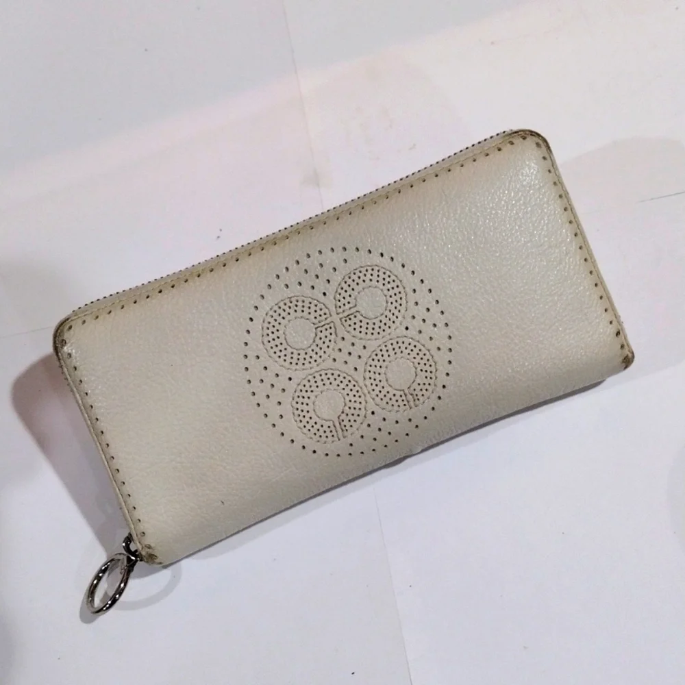 Authentic Coach Off-White Zip-Around Wallet – Perforated C Logo Leather Clutch